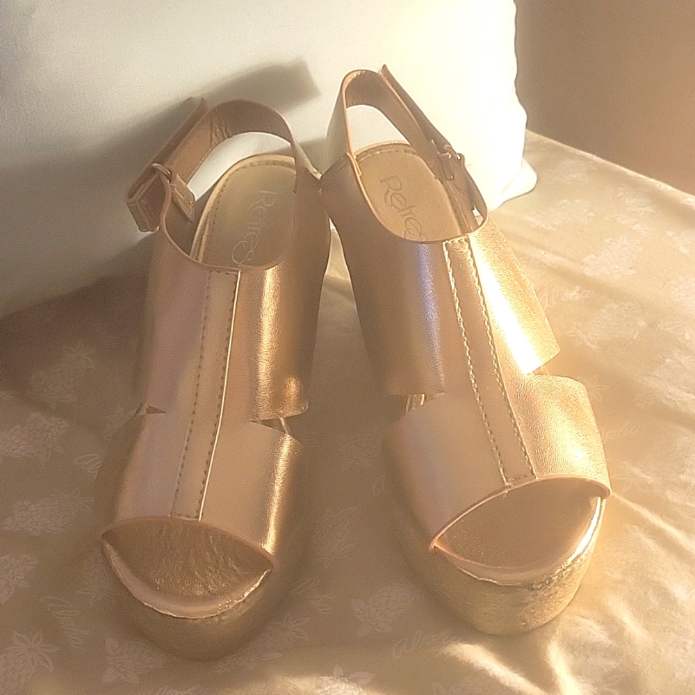 Refresh Rose Gold open toe wedge sandals